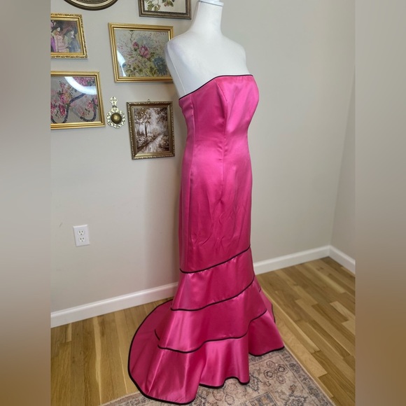 Vintage 90s/Y2K Barbie Mermaid Pink Black Strapless Bow Train Formal Dress 9/10 - Picture 2 of 9